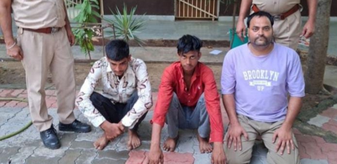 कालवाड़ बाड़ी नदी बालाजी मंदिर चोरी का खुलासा, दो चोरों समेत चोरी का माल खरीदने वाला गिरफ्तार